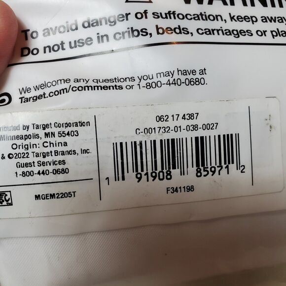 Room  Essentials OEKO TEX Zippered Mattress Protector Twin XL 10"Depth - Picture 6 of 8